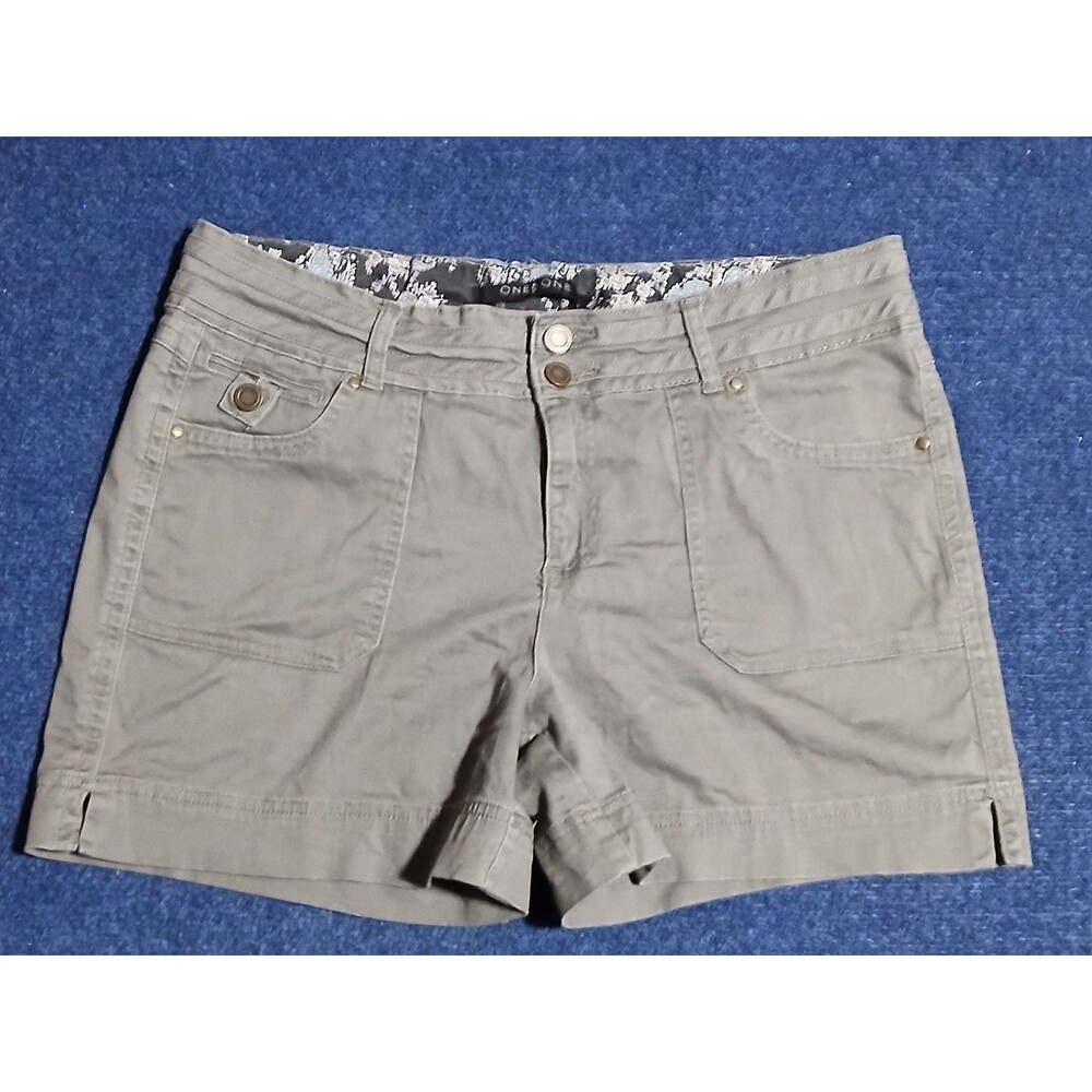 One 5 One Women's  Grey Shorts, Front & Back pockets 12 - Picture 2 of 9